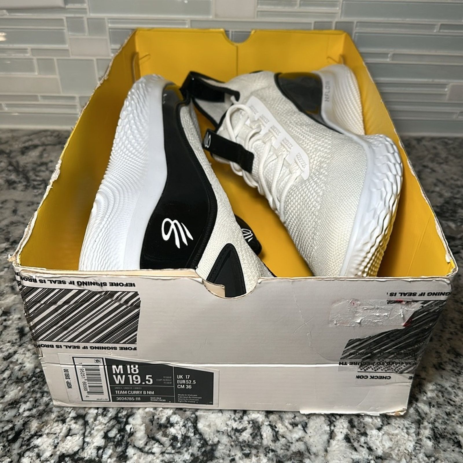 Under Armour Under Armour Team Curry 8 NM Black White Sneakers - 18 Size US 15 / EU 48 - 11 Thumbnail