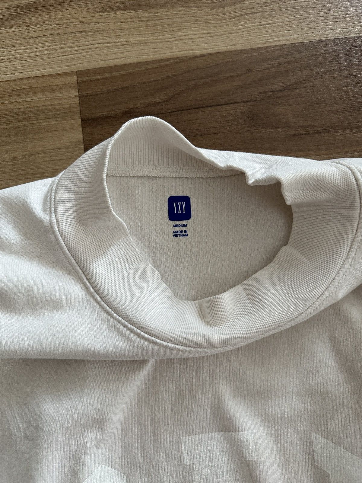 Balenciaga × Gap × Yeezy Yeezy Gap Dove No Seam T-shirt Size US M / EU 48-50 / 2 - 3 Thumbnail