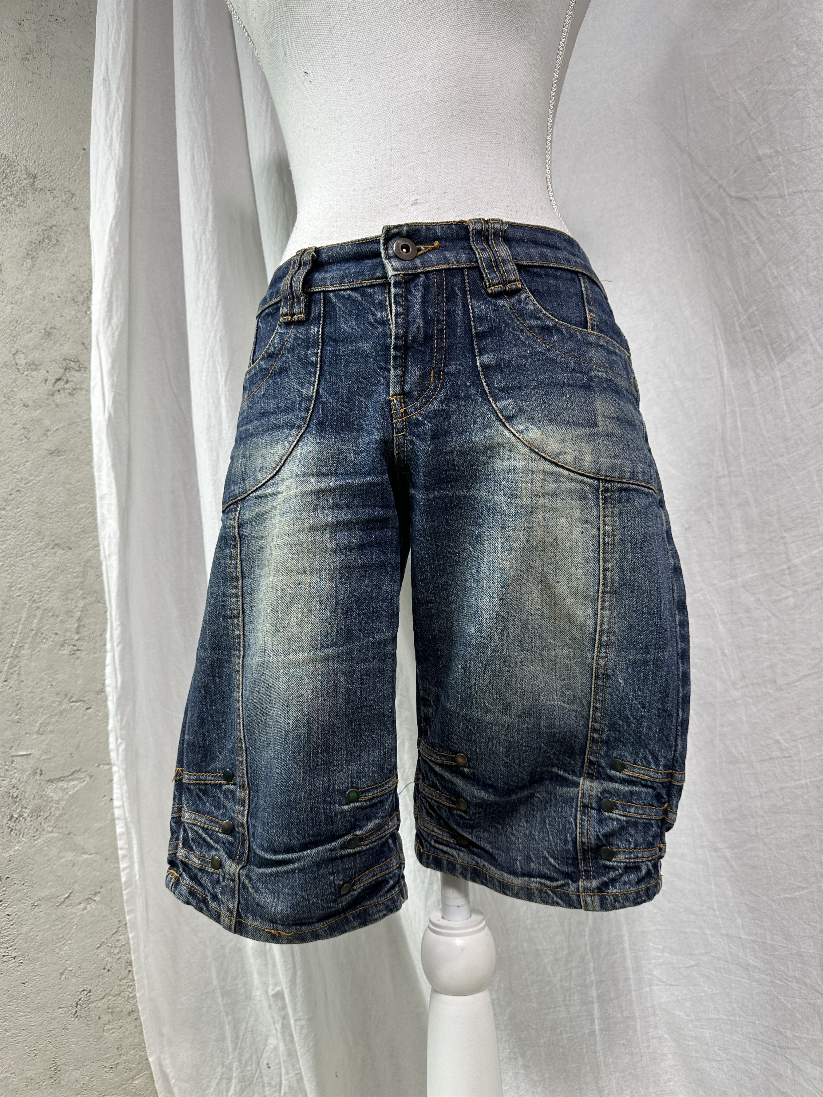 Vintage Vintage Denim Streetwear Skater Hip Hop Jeans Shorts Y2K Size US 31 - 1 Thumbnail