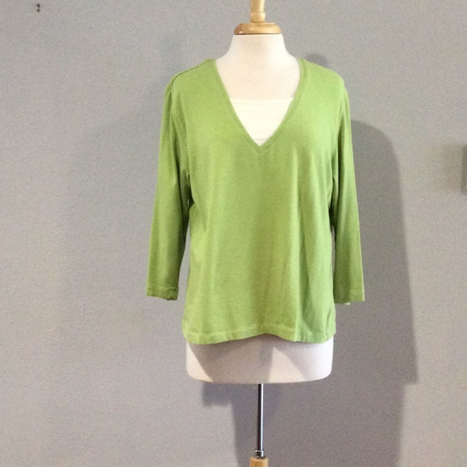 Chicos Chico's Green &White V-Neck 3/4 Sleeve Pullover Top 3/XL/16 Size XL / US 12-14 / IT 48-50 - 1 Thumbnail