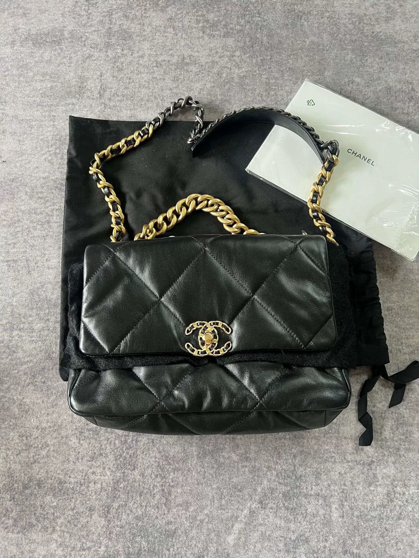 Chanel Chanel 19 Bag Black Gold Chain Size ONE SIZE - 1 Thumbnail