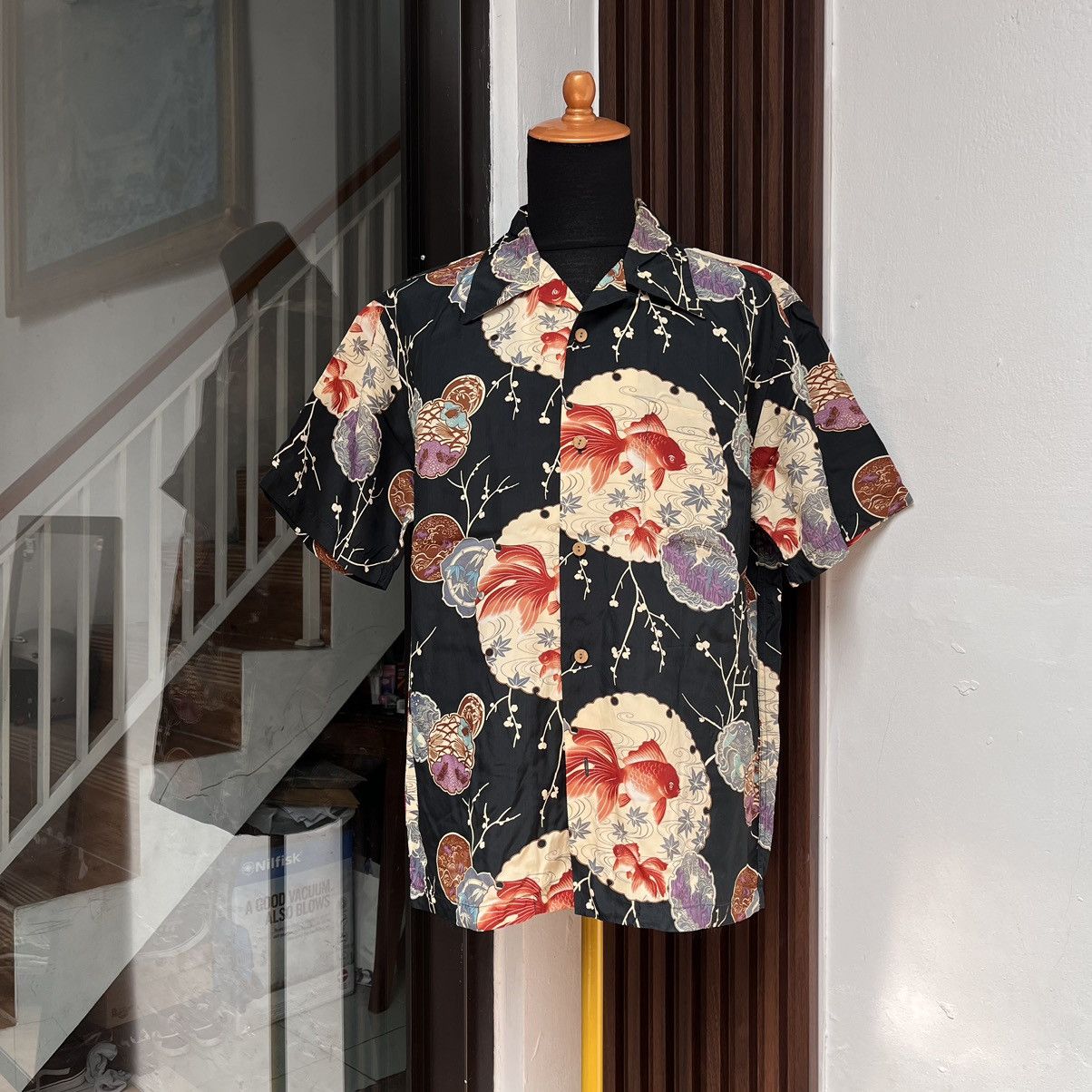 Other Aloha Wear KOI Printed Made In Japan 100% Rayon Not SUNSURF Size US L / EU 52-54 / 3 - 1 Thumbnail