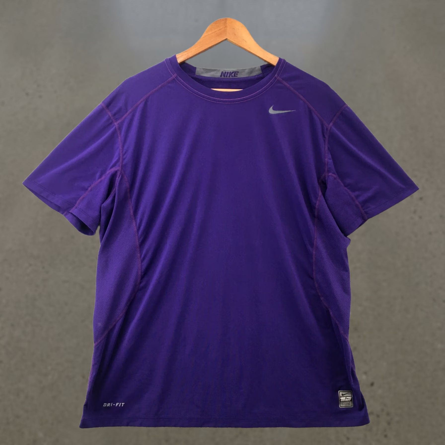 Nike Nike Dri Fit T-Shirt Womens XL Purple Short Sleeve Pullover Crew Neck Fitted Size XL / US 12-14 / IT 48-50 - 1 Thumbnail
