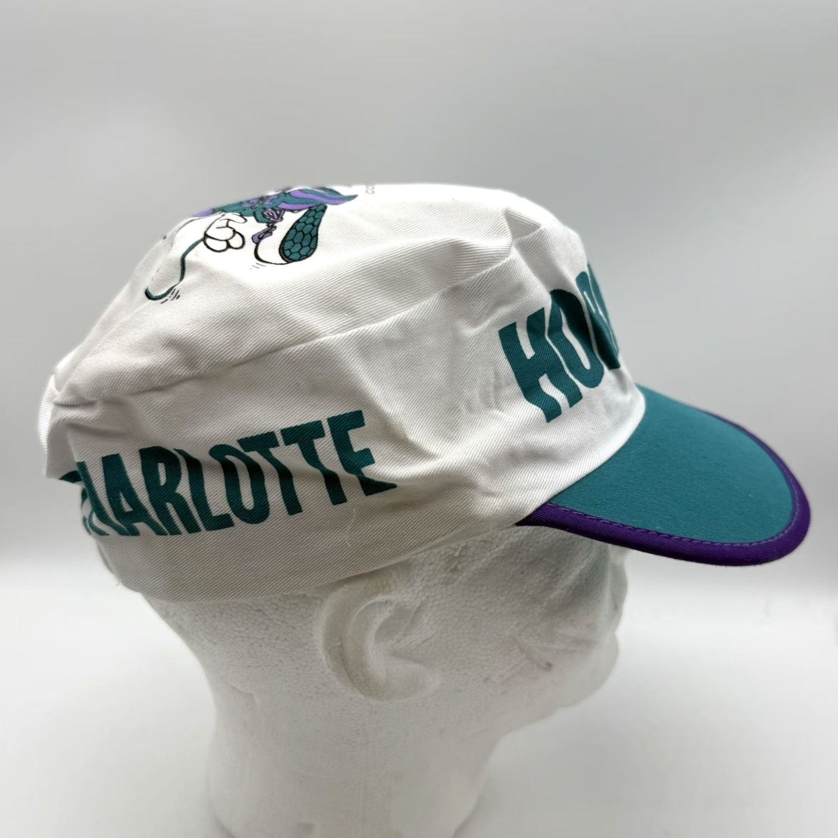 NBA VINTAGE Charlotte Hornets Hat One Size White Green Mascot Graphics Cap Adjustable 1990s NBA Cotton Mens Women? Size ONE SIZE - 3 Thumbnail