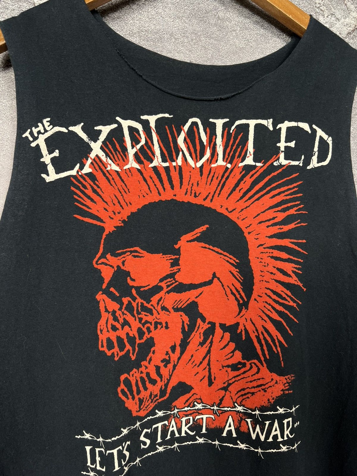 Band Tees Vintage The Exploited Tank Top Sleeves Size M Size US M / EU 48-50 / 2 - 4 Thumbnail