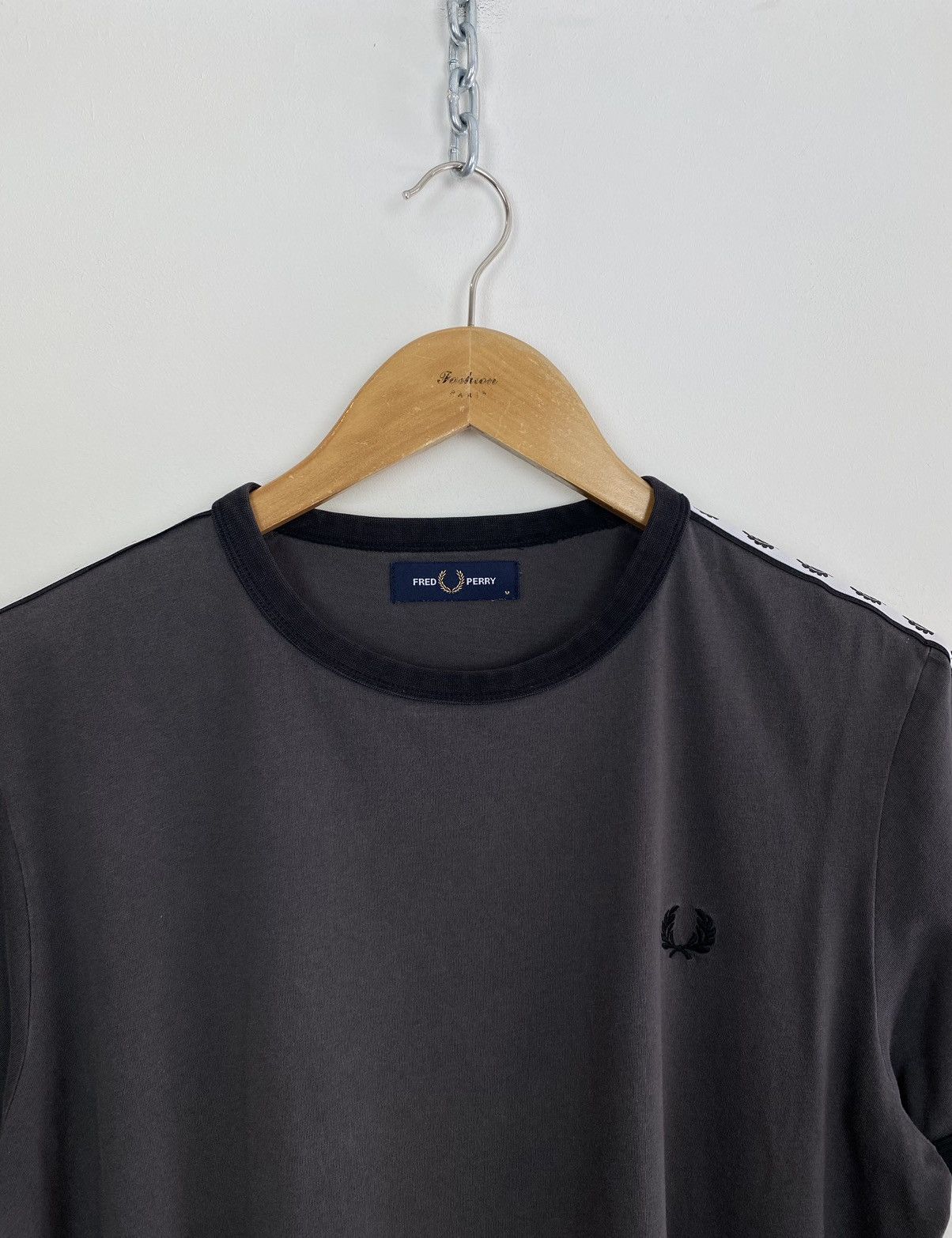 Fred Perry Fred Perry Round Neck Short Sleeve T-shirt Size Medium Grey Size US M / EU 48-50 / 2 - 2 Thumbnail