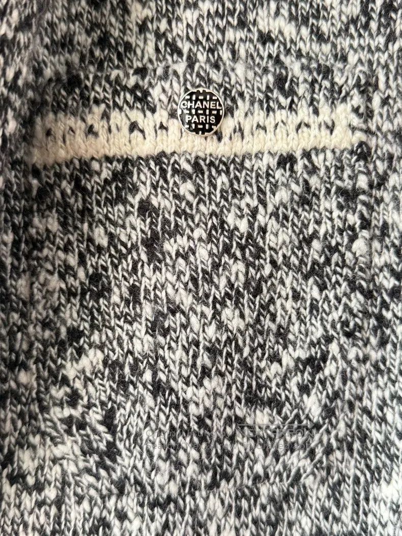Chanel Chanel Black and white colour-block knitted cardigan coat Size XS / US 0-2 / IT 36-38 - 4 Thumbnail