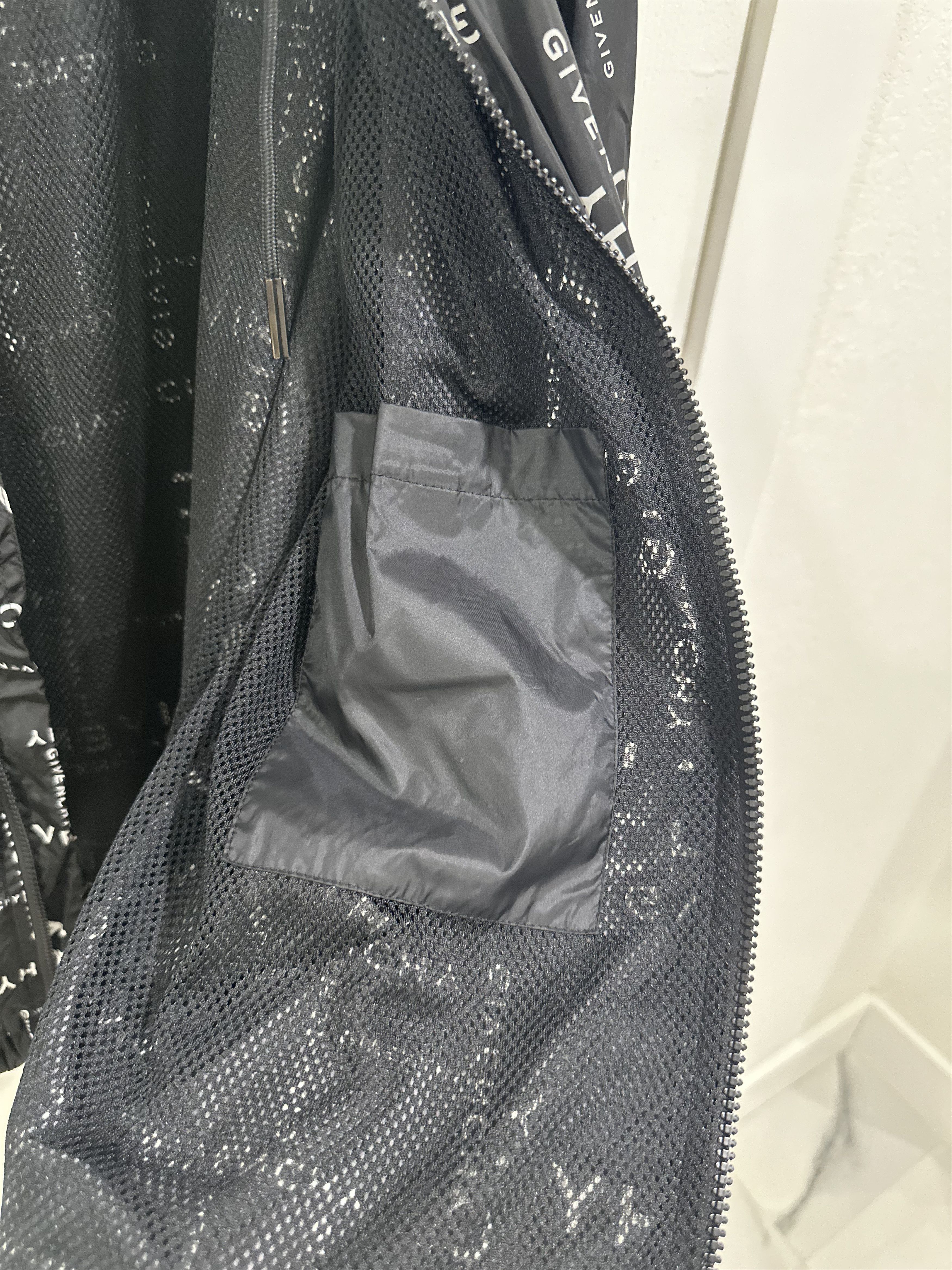 Givenchy Givenchy crossword rain coat/all over windbreaker Size US L / EU 52-54 / 3 - 4 Thumbnail