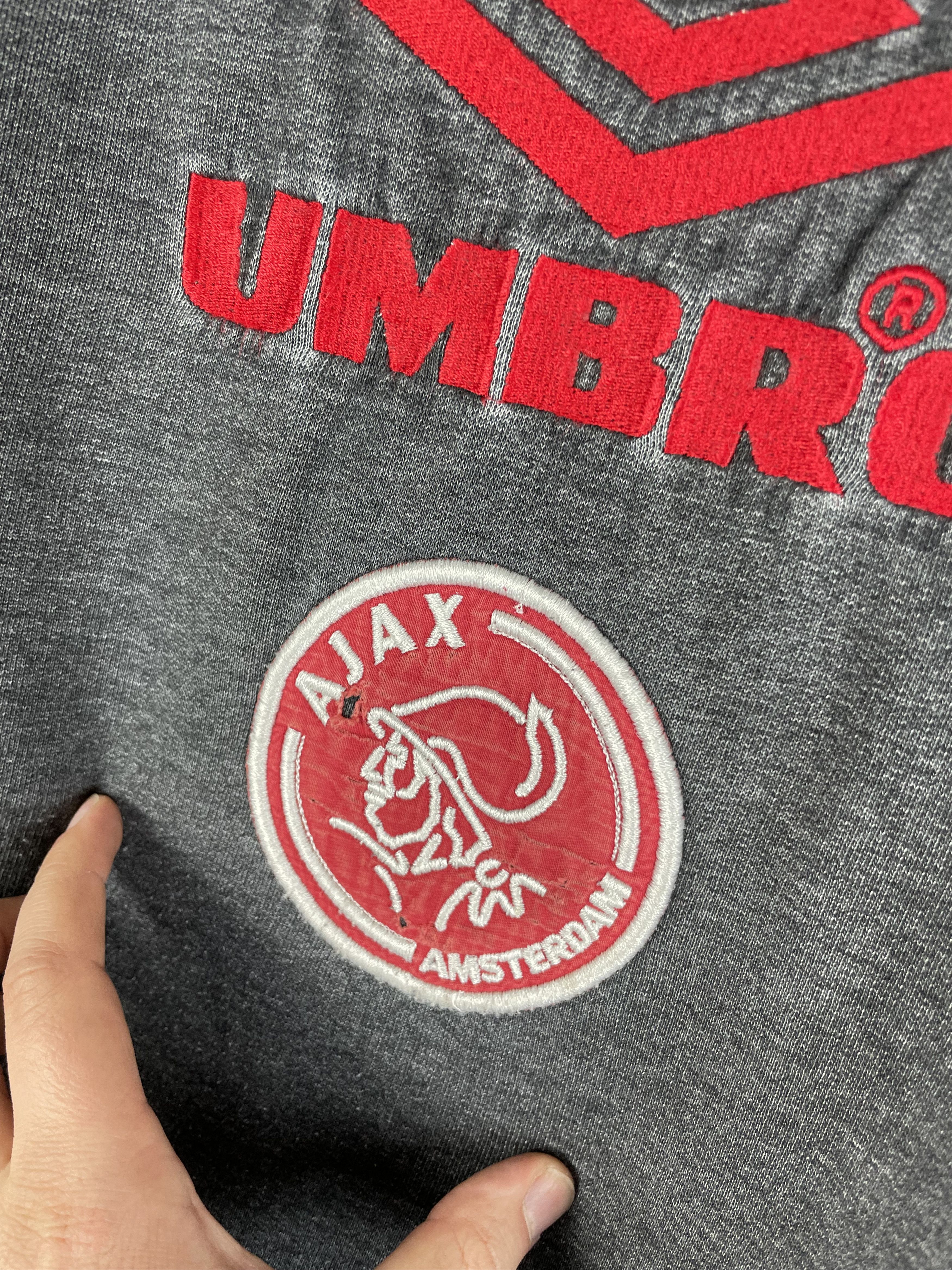 Umbro Vintage Umbro Ajax Amsterdam Training Sweatshirt Size US XL / EU 56 / 4 - 5 Thumbnail