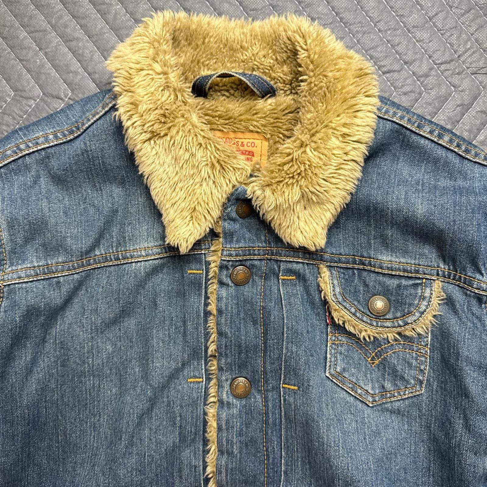 Levi's y2k fur lined levi’s denim jacket womens small Size S / US 4 / IT 40 - 2 Thumbnail