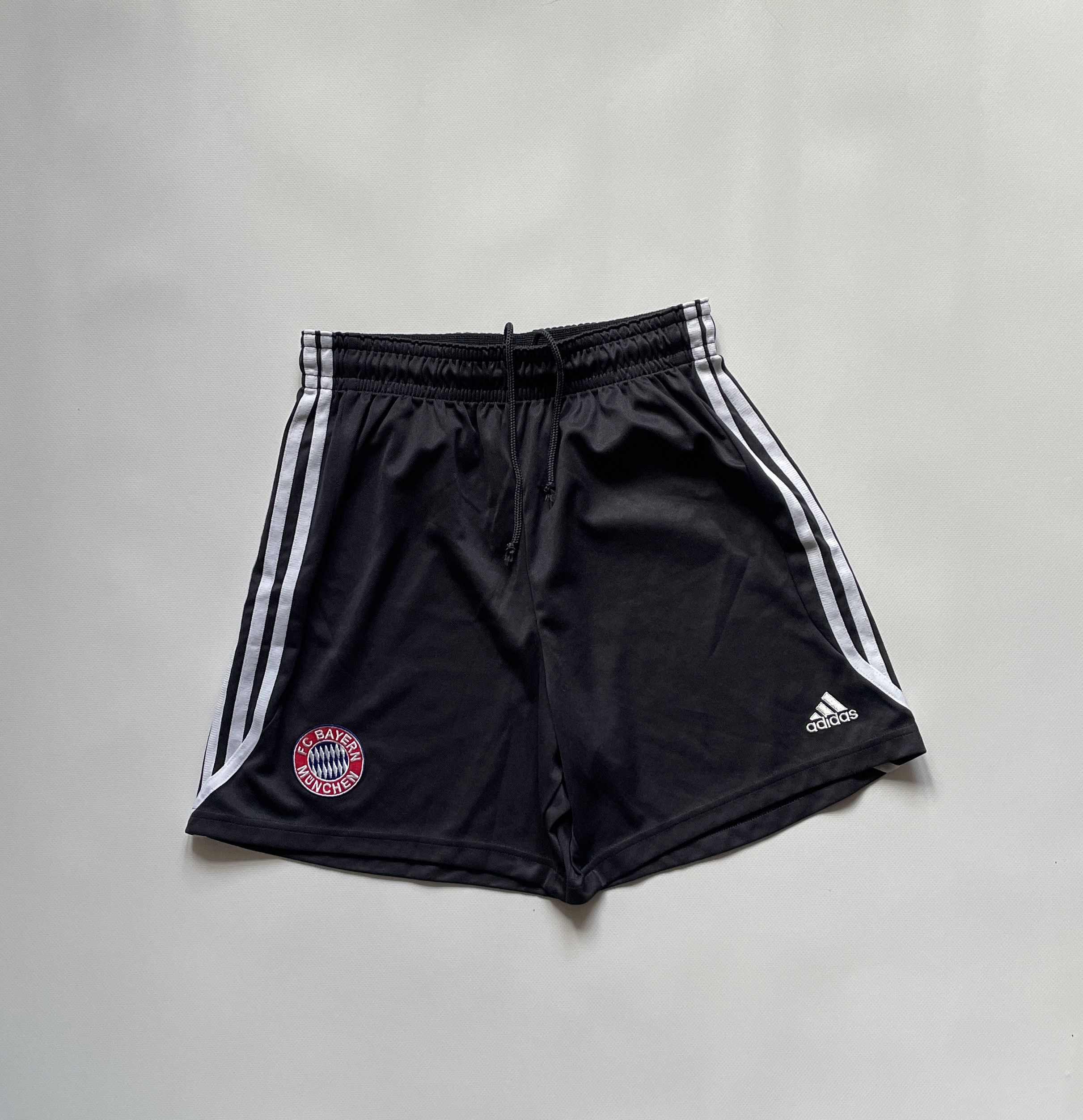Adidas Vintage Bayern Munich 2002 2003 Football Shorts Soccer Size US 34 / EU 50 - 1 Thumbnail