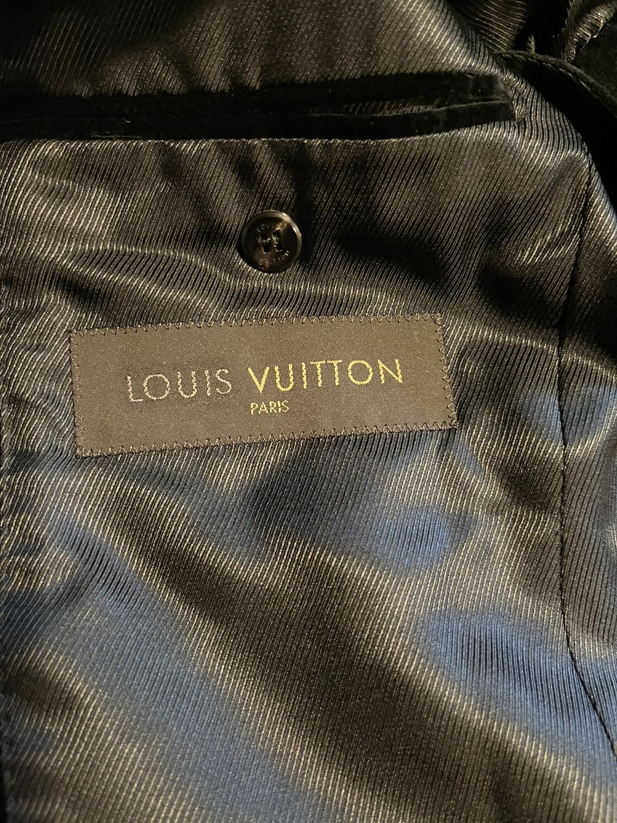 Louis Vuitton Louis Vuitton black velvet jacket. Size US M / EU 48-50 / 2 - 8 Thumbnail