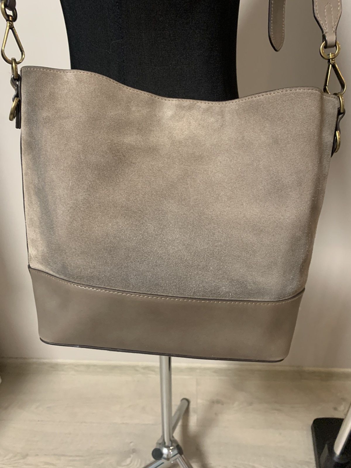 Polo Ralph Lauren Polo Ralph Lauren Tote Handbag Beige in Taupe Suede Size ONE SIZE - 5 Thumbnail