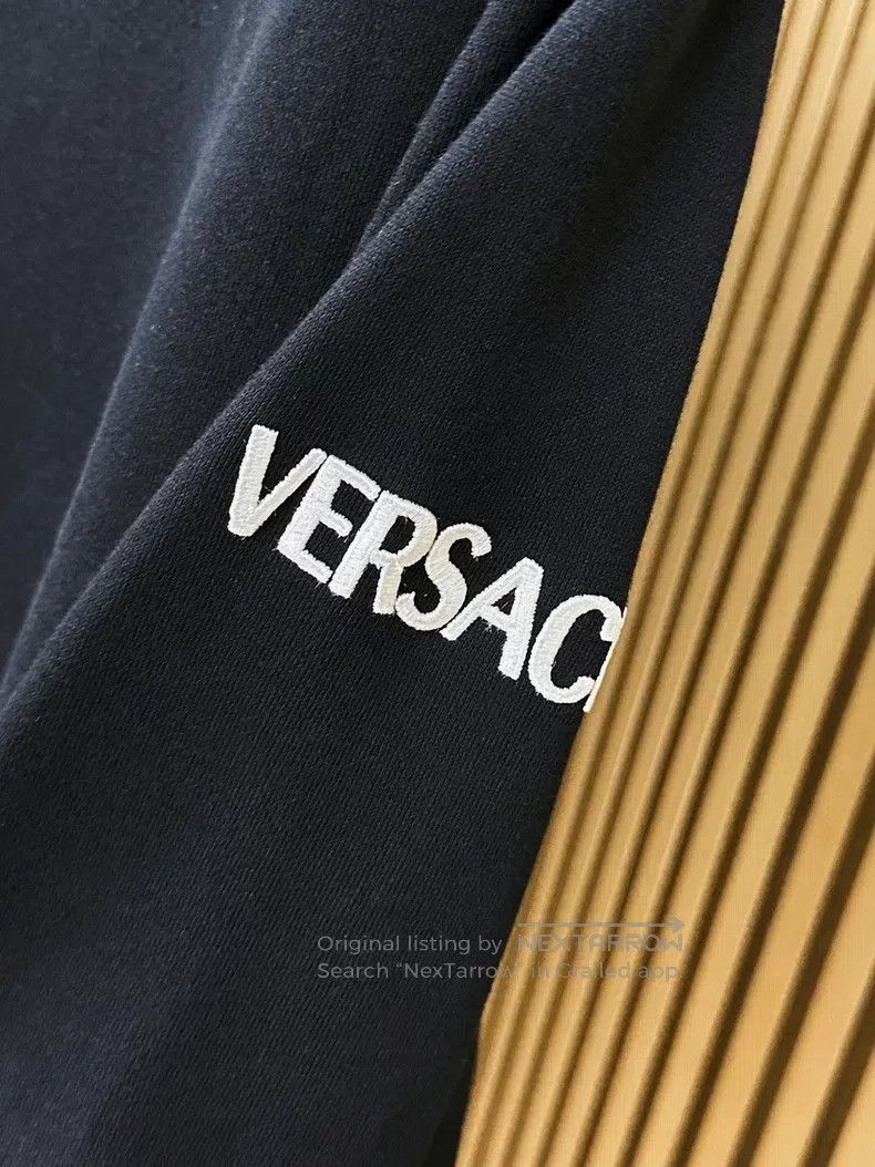 Versace Versace Men's black casual crew neck sweatshirt Size US L / EU 52-54 / 3 - 5 Thumbnail