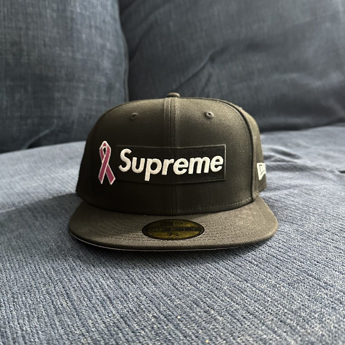 New Era × Supreme Breast Cancer Awareness Box Logo Fitted Size ONE SIZE - 1 Thumbnail