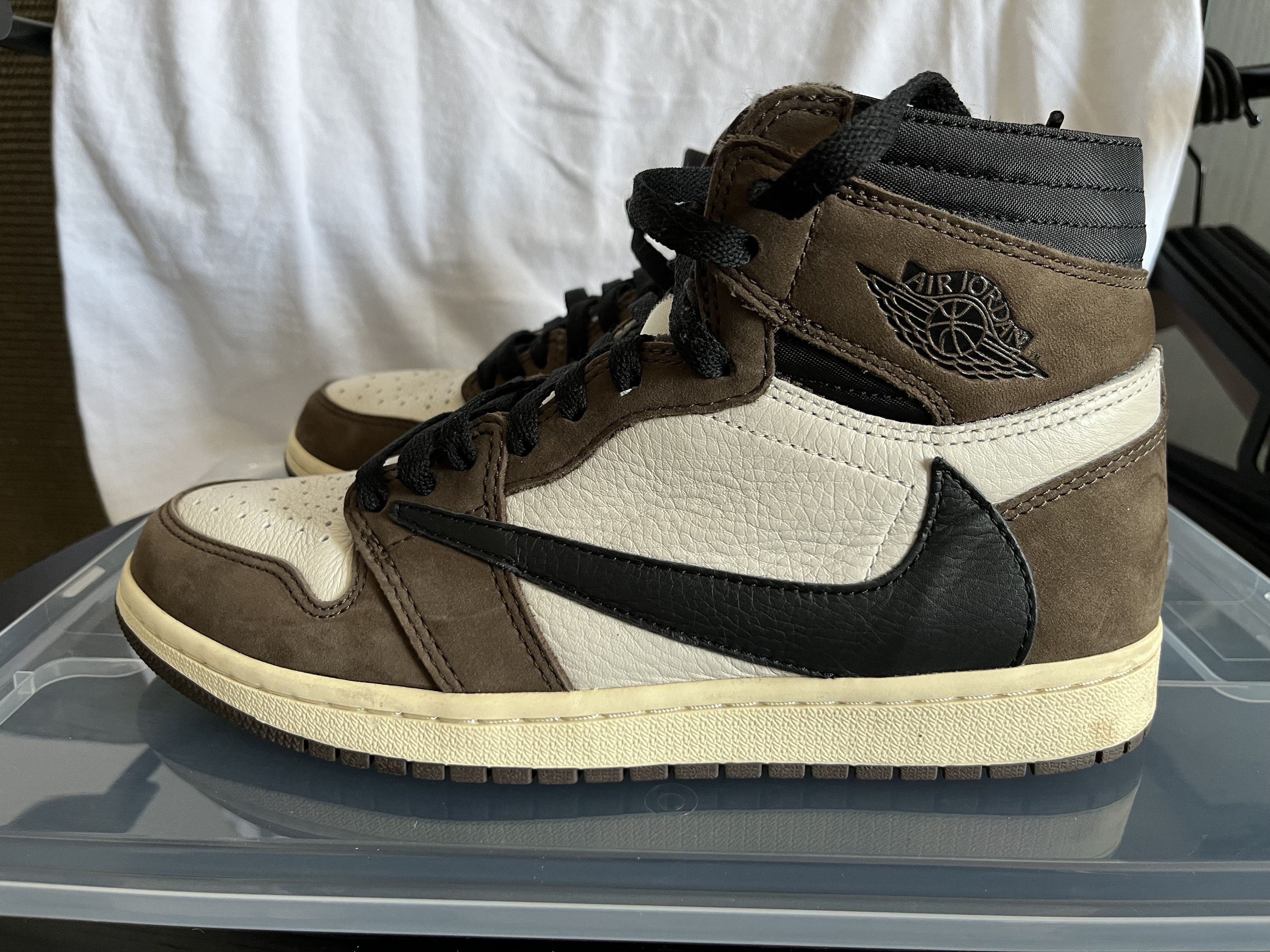 travis scott jordans mocha