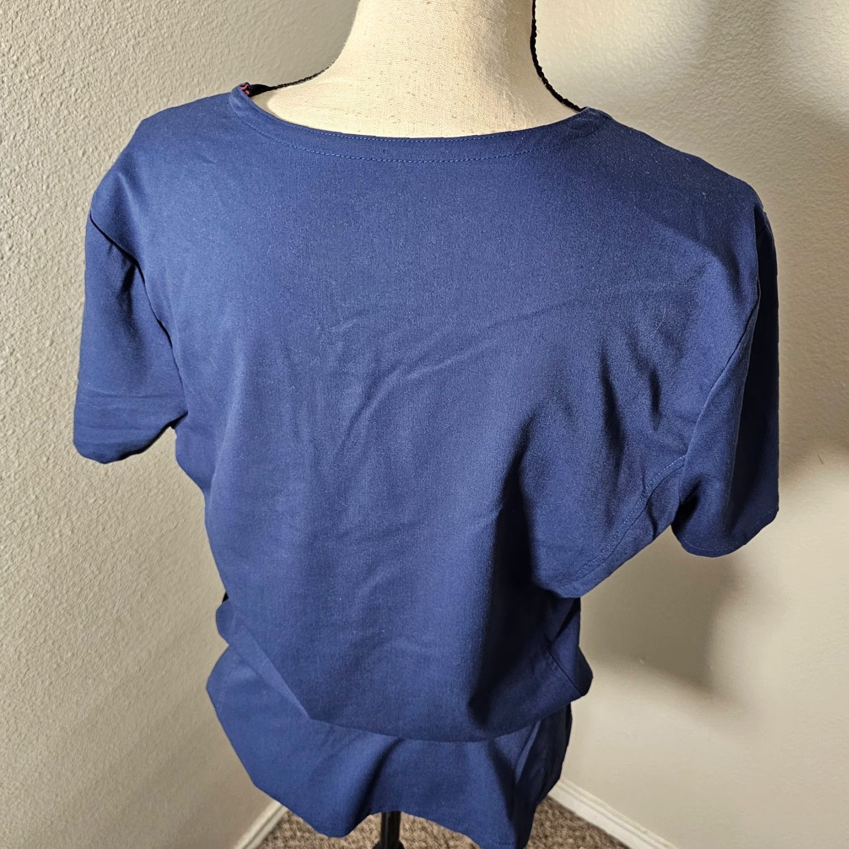 Vince Camuto Vince Camuto Scrub Top Women Medium Blue Rayon Blend Short Sleeve Uniform Wear Size M / US 6-8 / IT 42-44 - 3 Thumbnail