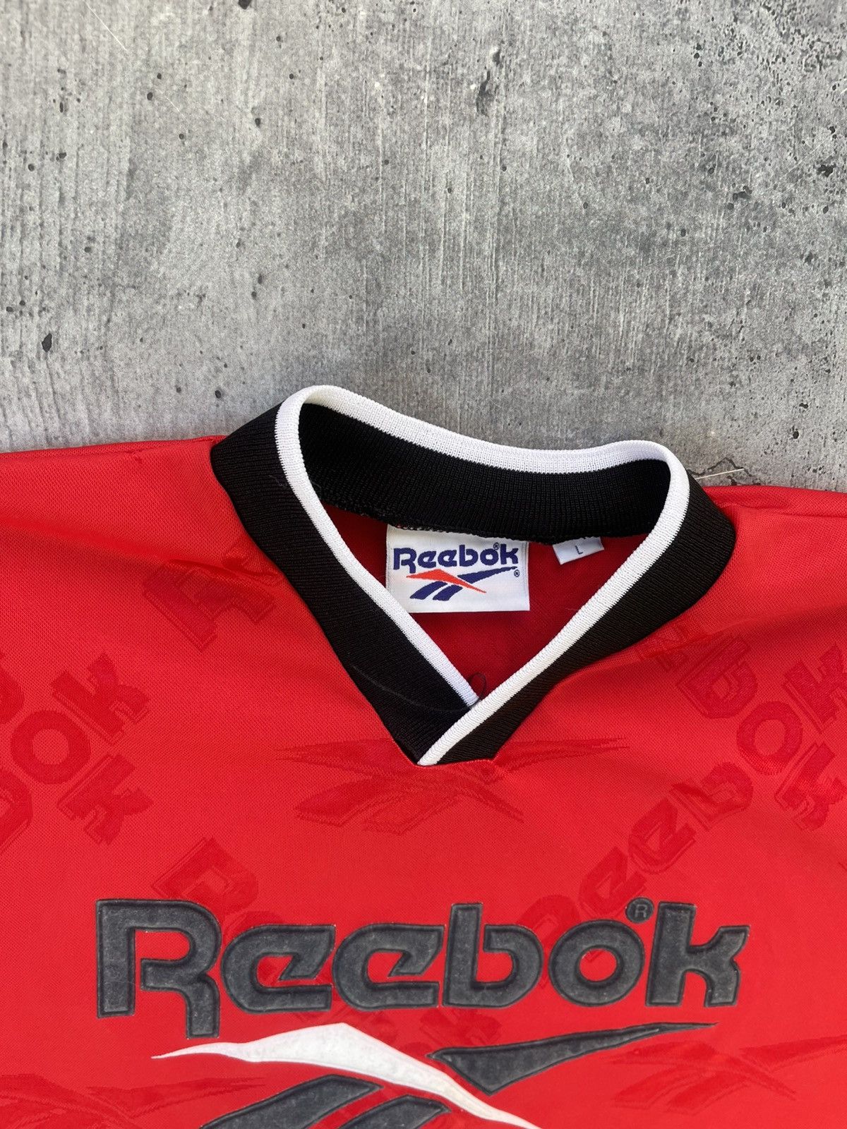 Reebok × Vintage Reebok Vintage Monogram 90s T-Shirt size L Size US L / EU 52-54 / 3 - 6 Thumbnail