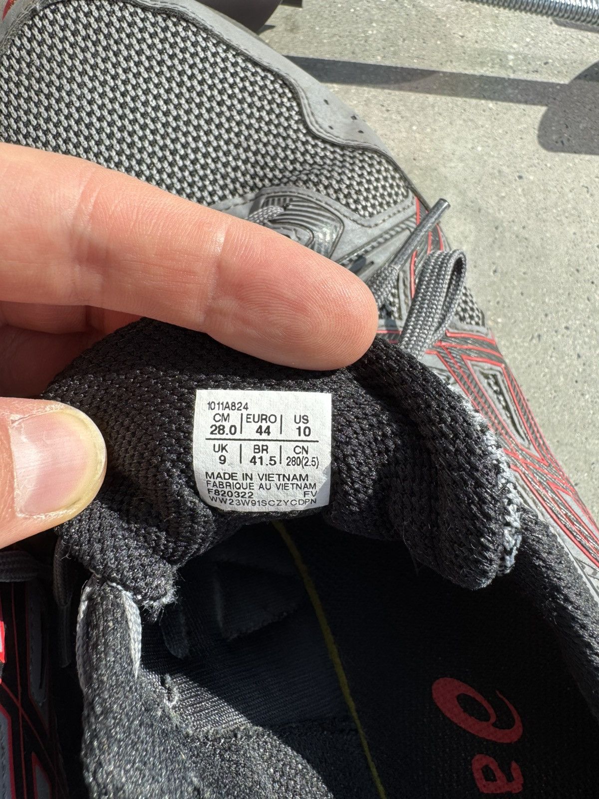 Asics × Onitsuka Tiger Asics Gel-Venture 8 in rare CW and very good conditikn Size US 10 / EU 43 - 9 Thumbnail