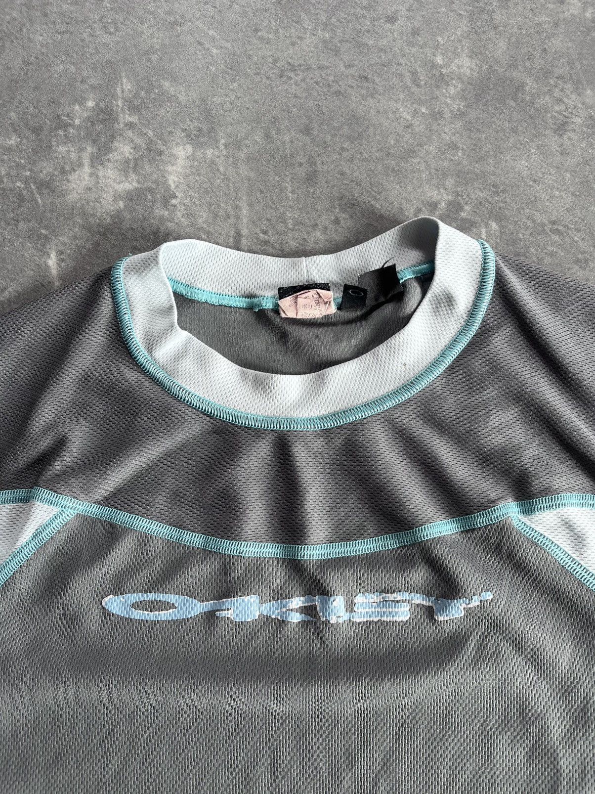 Oakley 00s Oakley Vintage Big Cracked Logo Jersey Tee L Rare Size US L / EU 52-54 / 3 - 8 Thumbnail