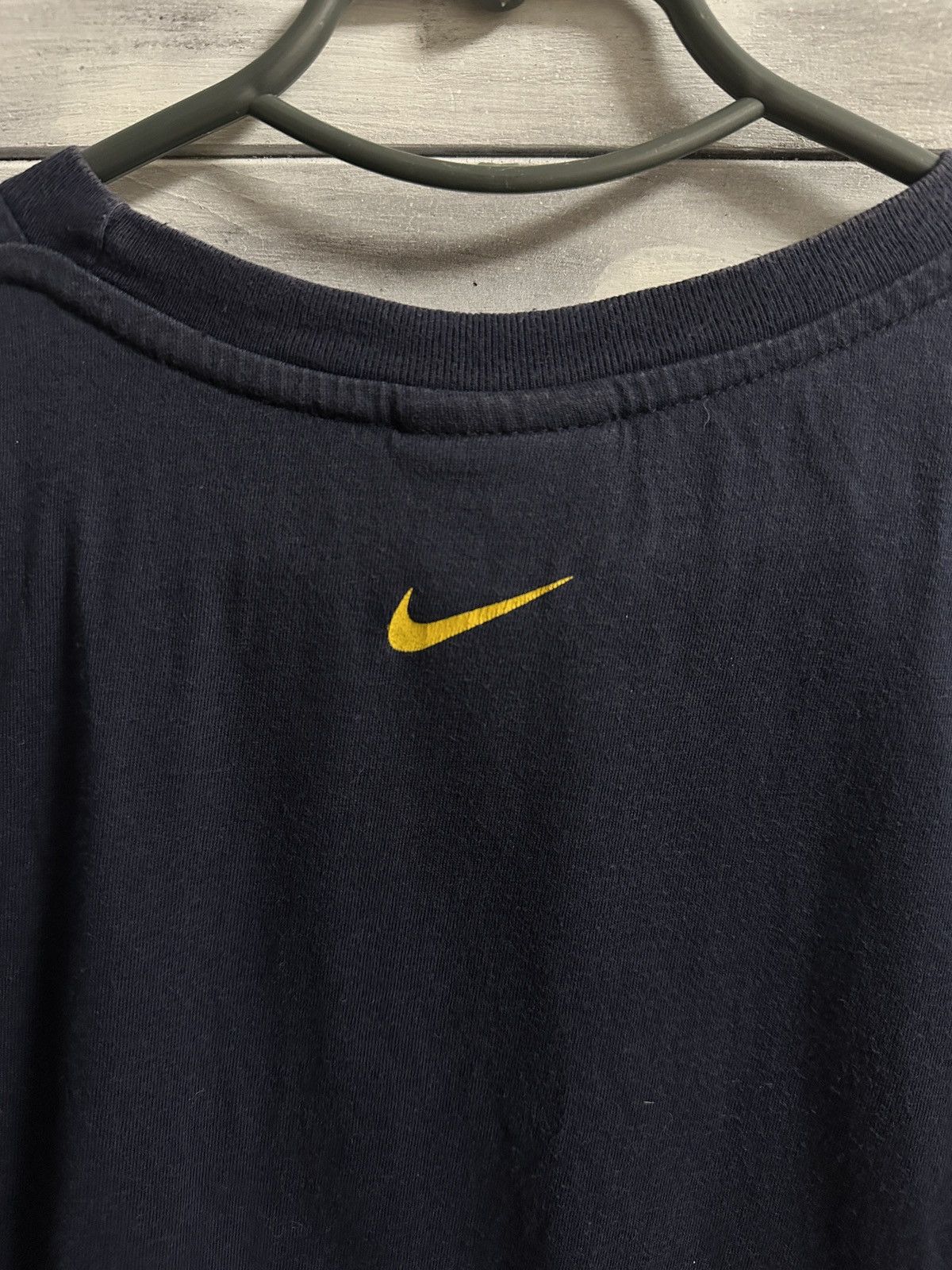 Nike Rare Vintage T-Shirt Nike Soccer Ball Centr Swoosh Football Size US M / EU 48-50 / 2 - 6 Thumbnail
