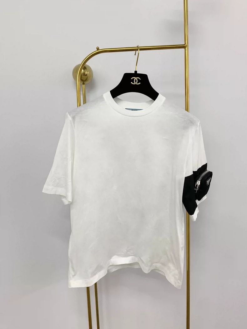 Prada Prada White bag with short sleeves Size US S / EU 44-46 / 1 - 1 Thumbnail