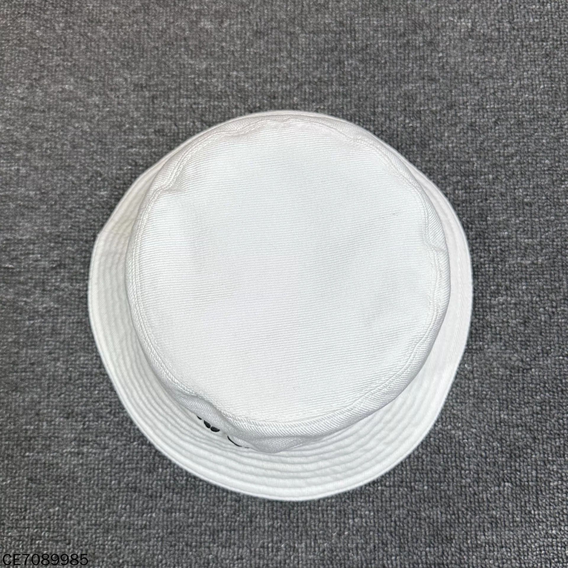 Miu Miu MIU MIU White Embroidered Logo Fisherman Hat Size ONE SIZE - 3 Thumbnail