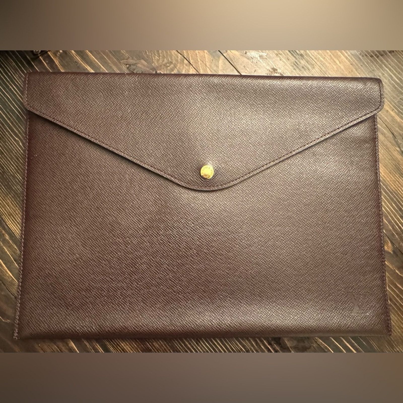 Louis Vuitton Louis Vuitton Taiga plum brown leather portfolio Size ONE SIZE - 1 Thumbnail