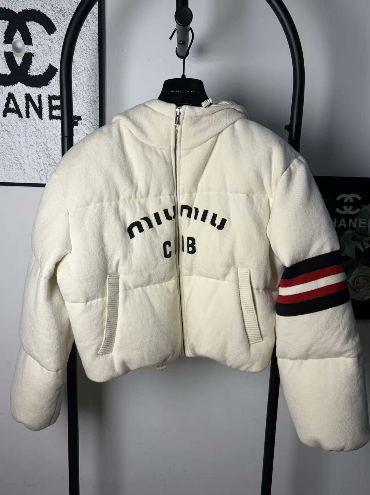 Miu Miu Miu Miu Down White Down Jacket L Women Size L / US 10 / IT 46 - 1 Thumbnail