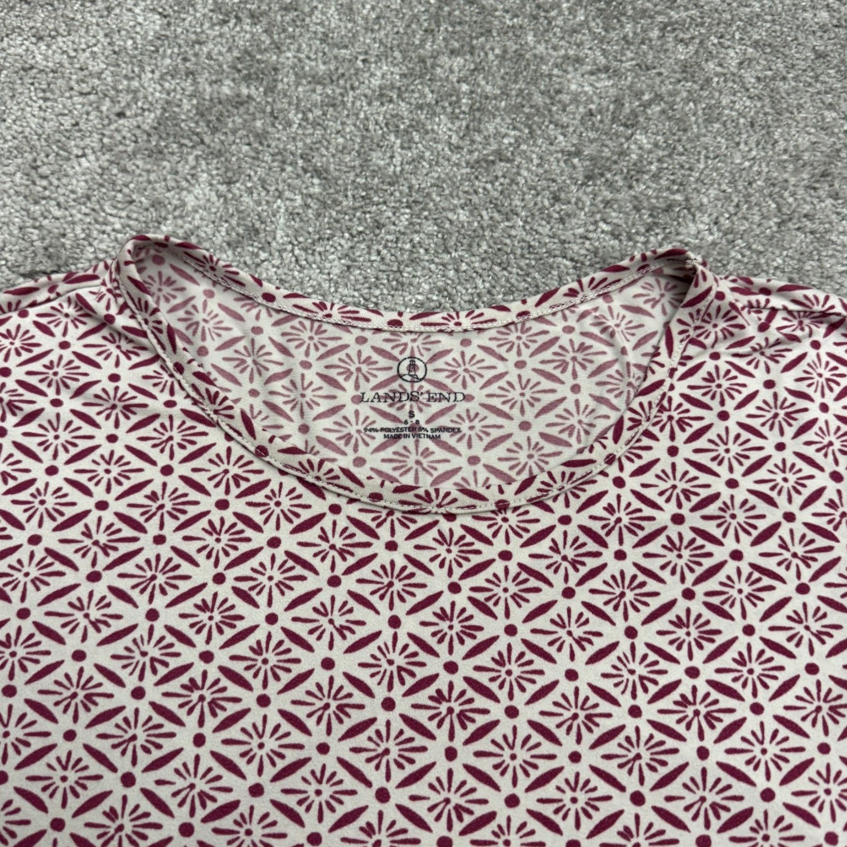 Lands' End Lands' End Basic T-Shirt Womens Small Bugundy White Geometric Crew Neck Tee | Red | Long Sleeve Casual Knit Polyester Spandex Size S / US 4 / IT 40 - 3 Thumbnail