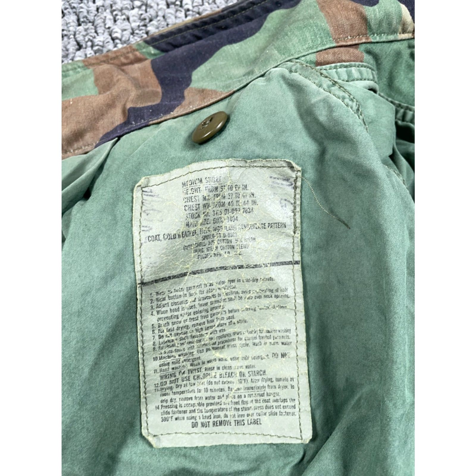 Vintage VINTAGE US Army M-65 Jacket Camouflage Short, Green, Cotton, Full Zip, Hooded, Lined, Four Front Pockets, Stand-Up Collar, Outdoor Military Size US 31 - 3 Thumbnail