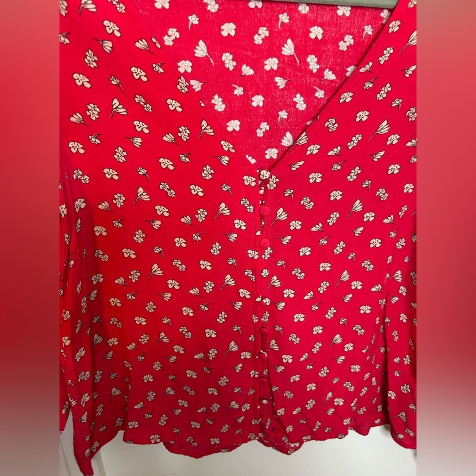 Sanctuary Sanctuary Red Floral V-Neck Balloon Sleeve Button Front Top Size S / US 4 / IT 40 - 5 Thumbnail