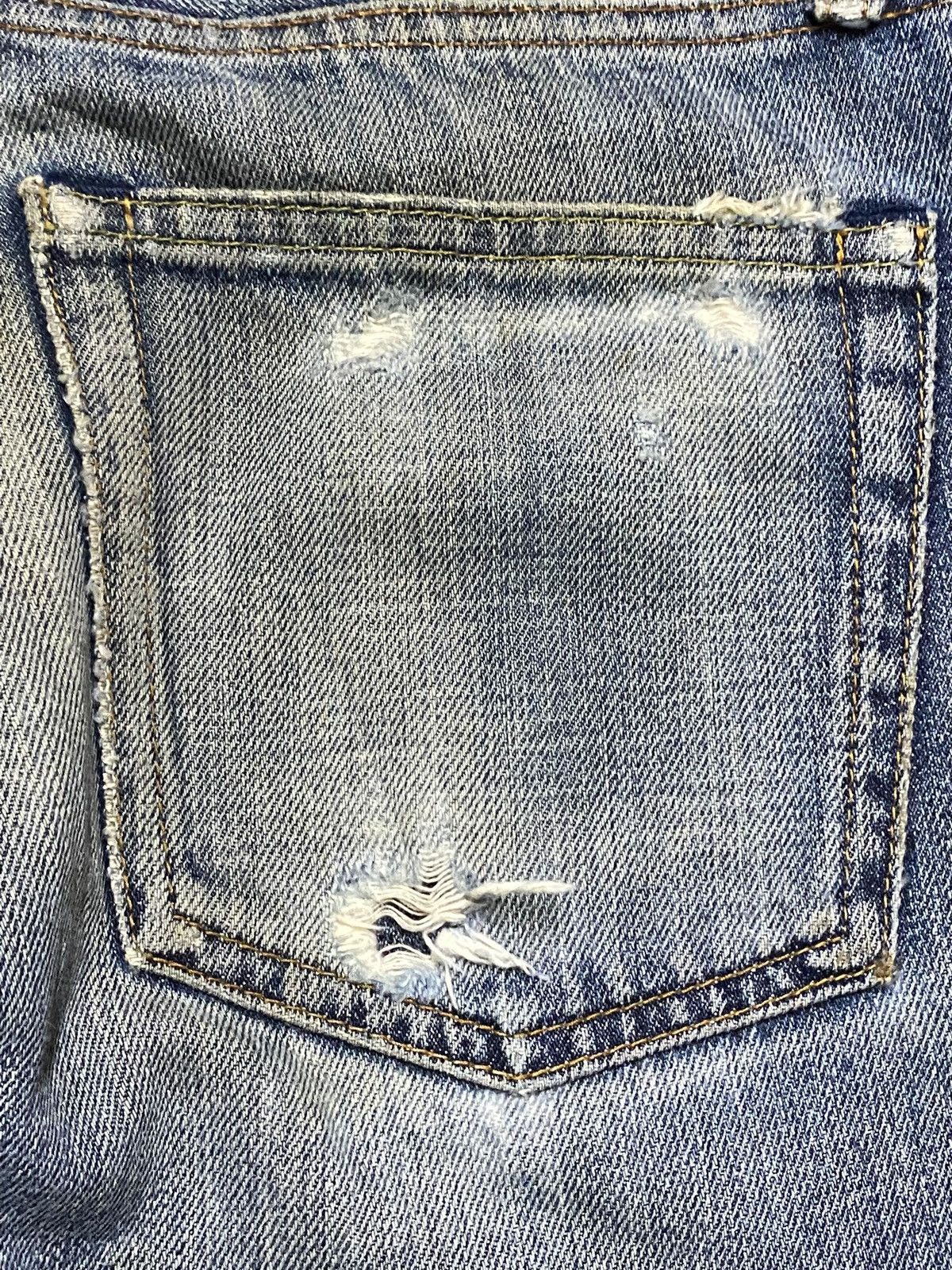 Japanese Brand Vintage Uniqlo S002 Mud Wash Distressed Loose Jean Size US 31 - 11 Thumbnail