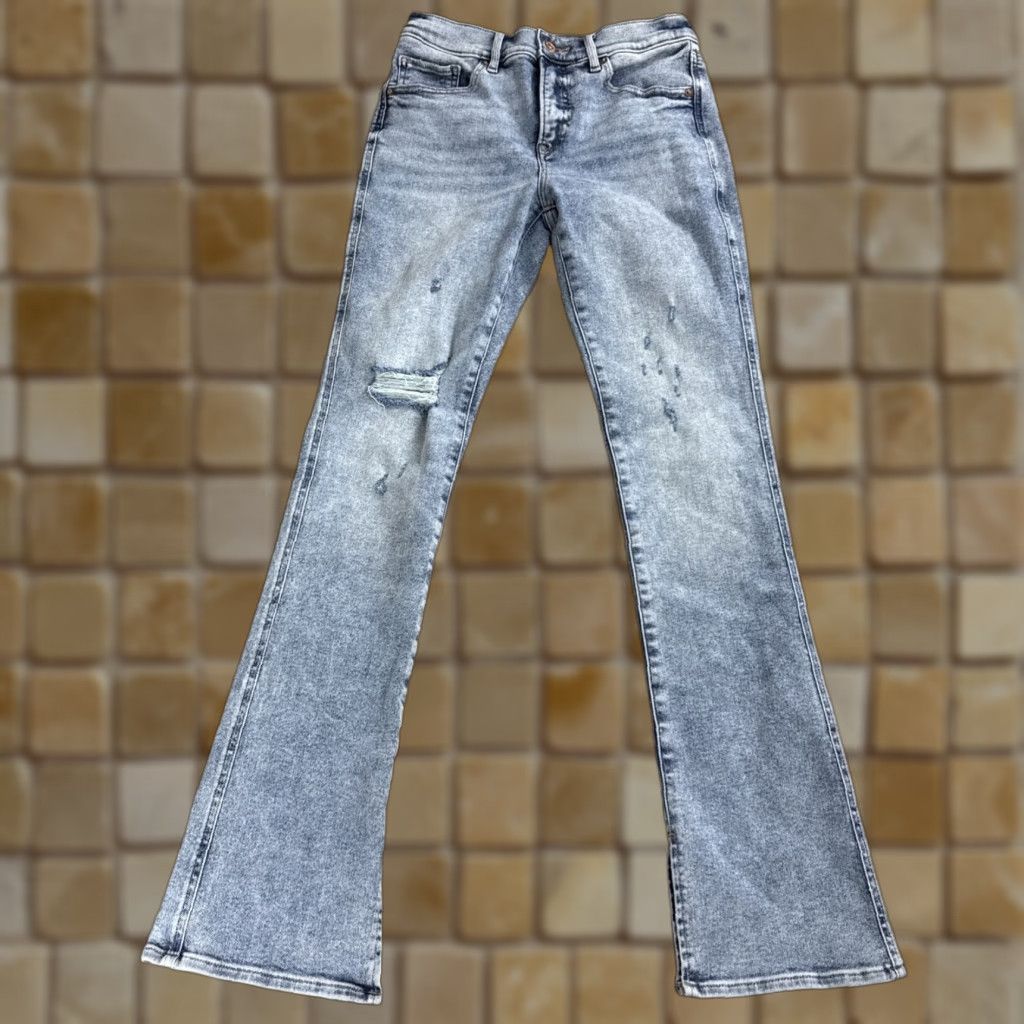 Express Express Jeans Women's Bootcut 6 Regular Mid Rise Light Wash Denim 32in Inseam Skyscraper Split Ankle - Blue Size 28" / US 6 / IT 42 - 1 Thumbnail