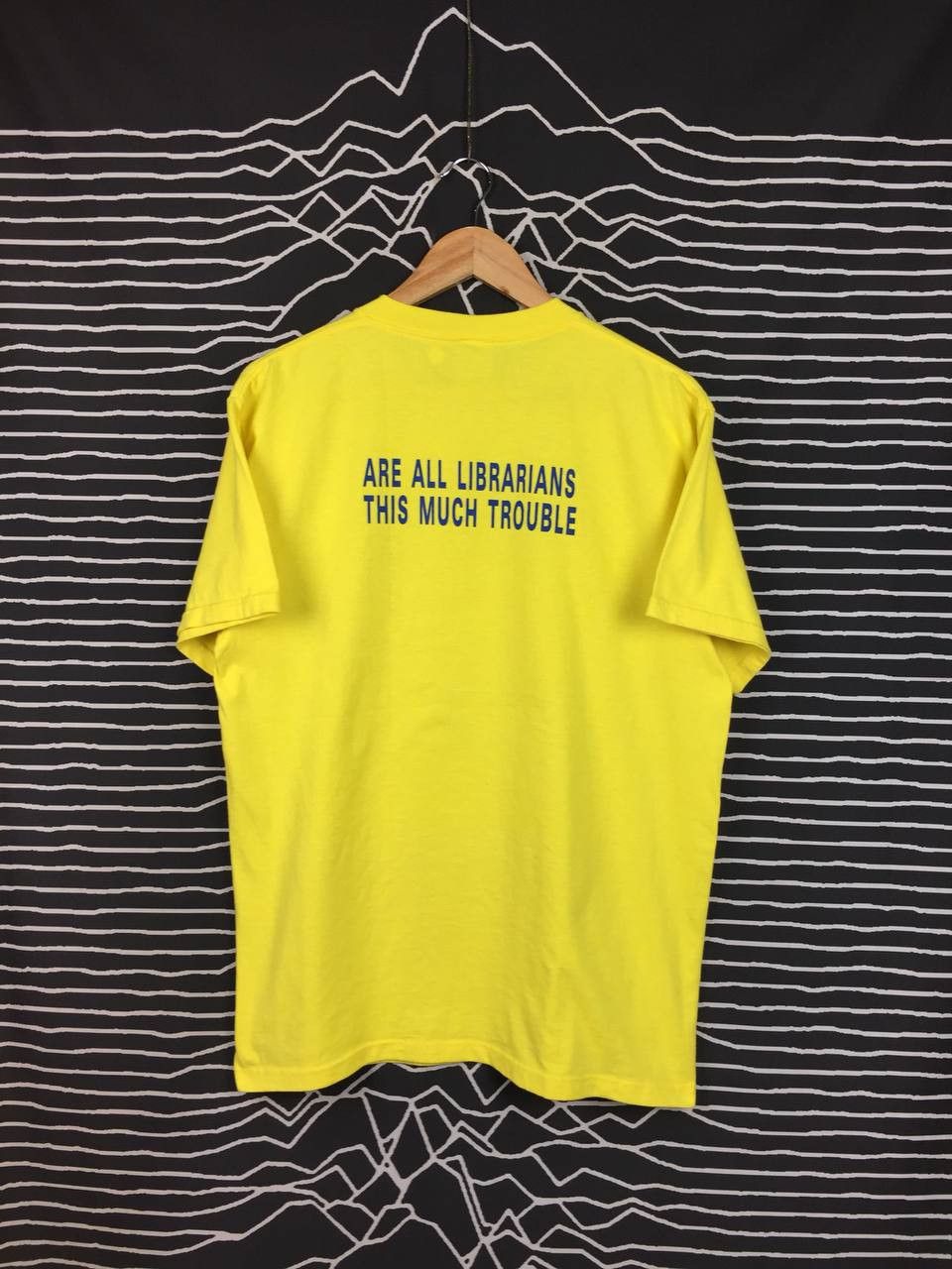 Fruit Of The Loom × Vintage Vtg 00s Are All Librarians This Much Trouble Wording Tee Size US L / EU 52-54 / 3 - 1 Thumbnail