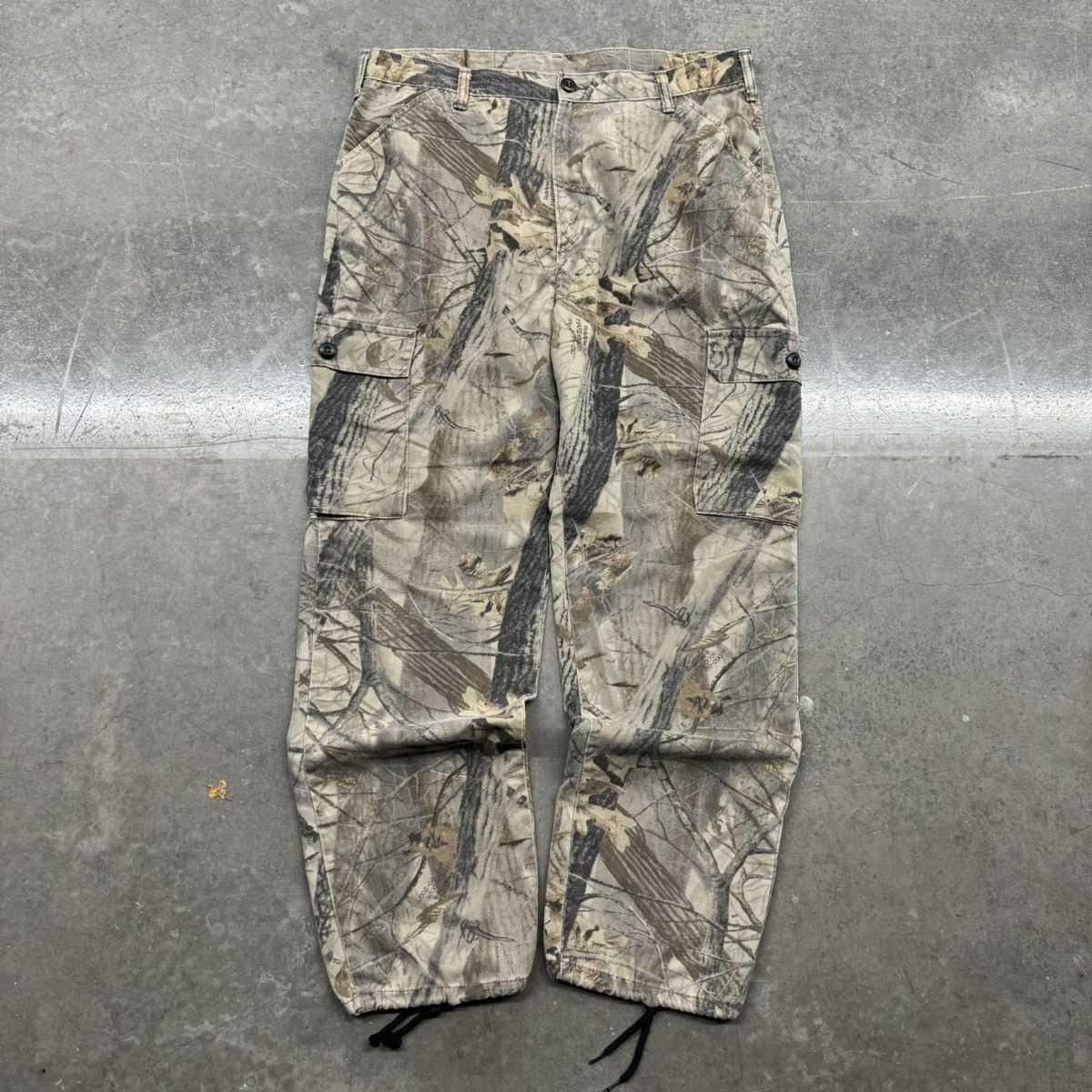 Vintage VINTAGE REALTREE CAMO BAGGY CARGO PANTS | Grailed