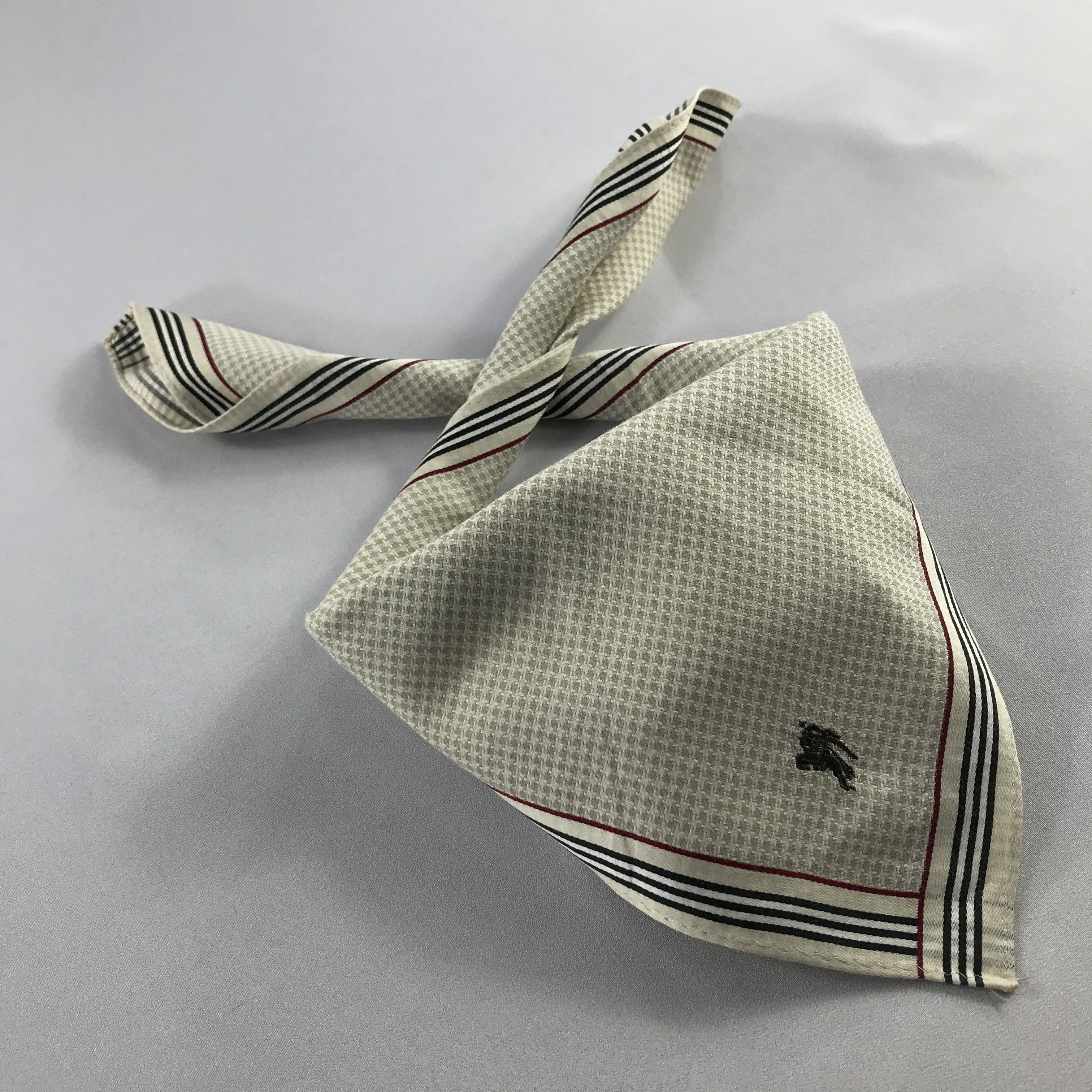Burberry Burberry Handkerchief / Bandana / Neckerchief C791 Size ONE SIZE - 2 Thumbnail
