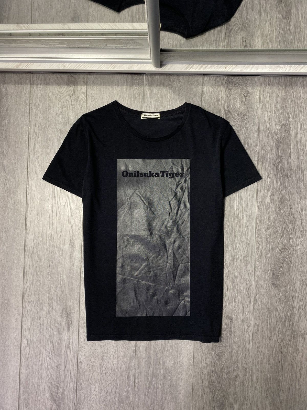 Asics × Japanese Brand × Onitsuka Tiger Rare Onitsuka Tiger Big Logo Black T-Shirt Size US L / EU 52-54 / 3 - 1 Thumbnail