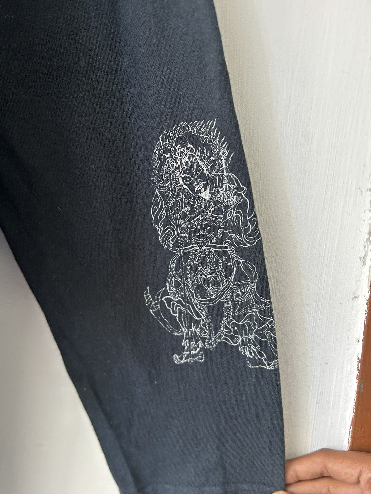 Japanese Brand Vintage Sukajan Karakuri ‘Geisha Koi’ Tee Size US XL / EU 56 / 4 - 6 Thumbnail