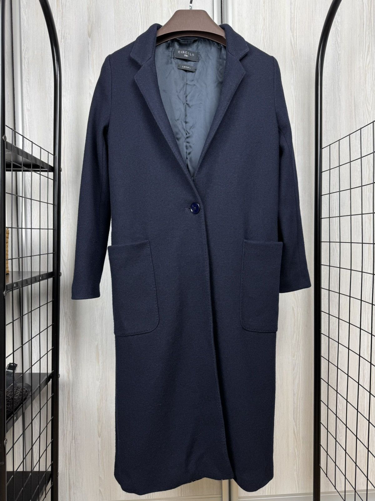 Circolo 1901 Circolo 1901 Luxury wool cashmere 1 button navy blue coat Size S / US 4 / IT 40 - 1 Thumbnail