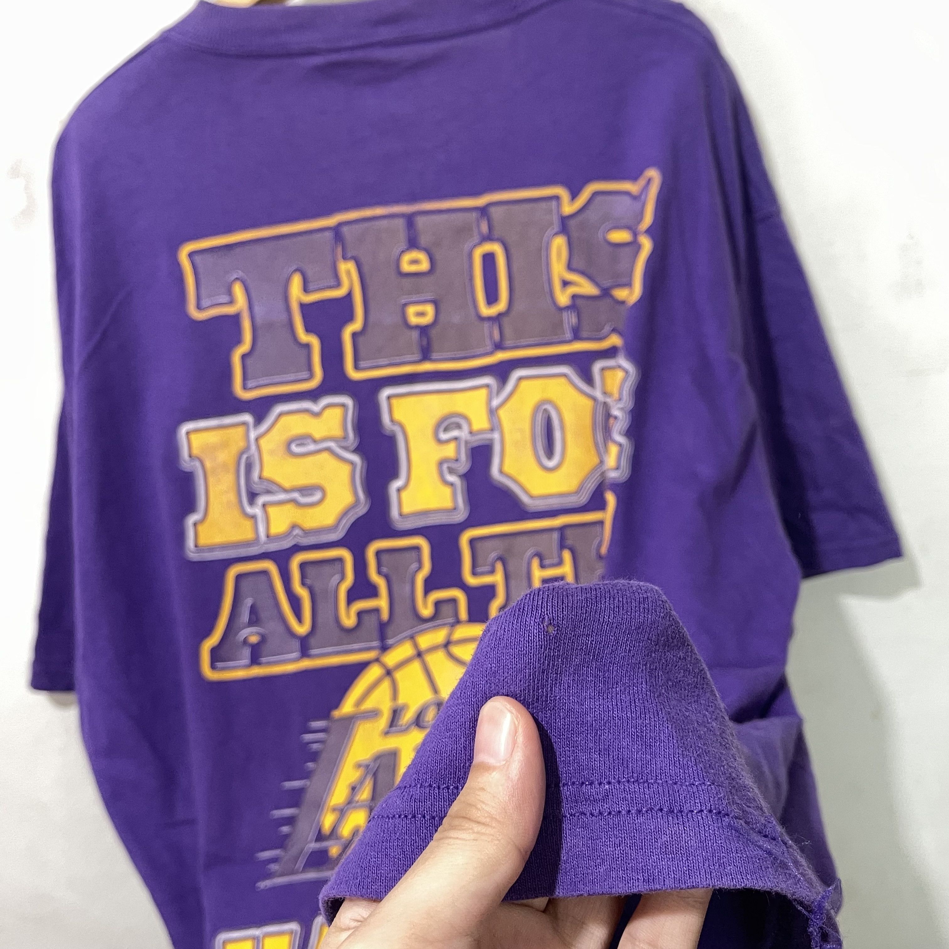 NBA Vintage 2002 Los Angeles Lakers NBA Champions Ring T-Shirt Size US XL / EU 56 / 4 - 11 Thumbnail