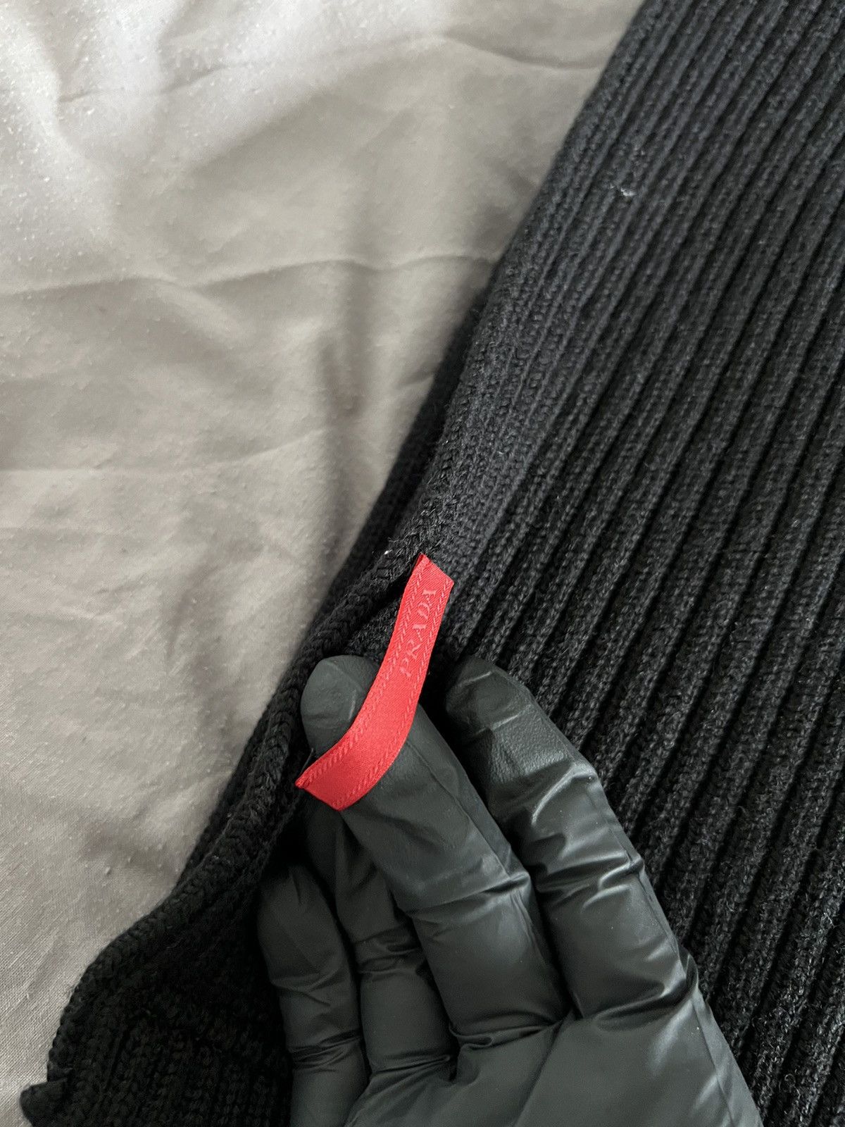 Prada × Vintage Prada Vintage Red Tab Scarf Luxury Hype Size ONE SIZE - 7 Thumbnail