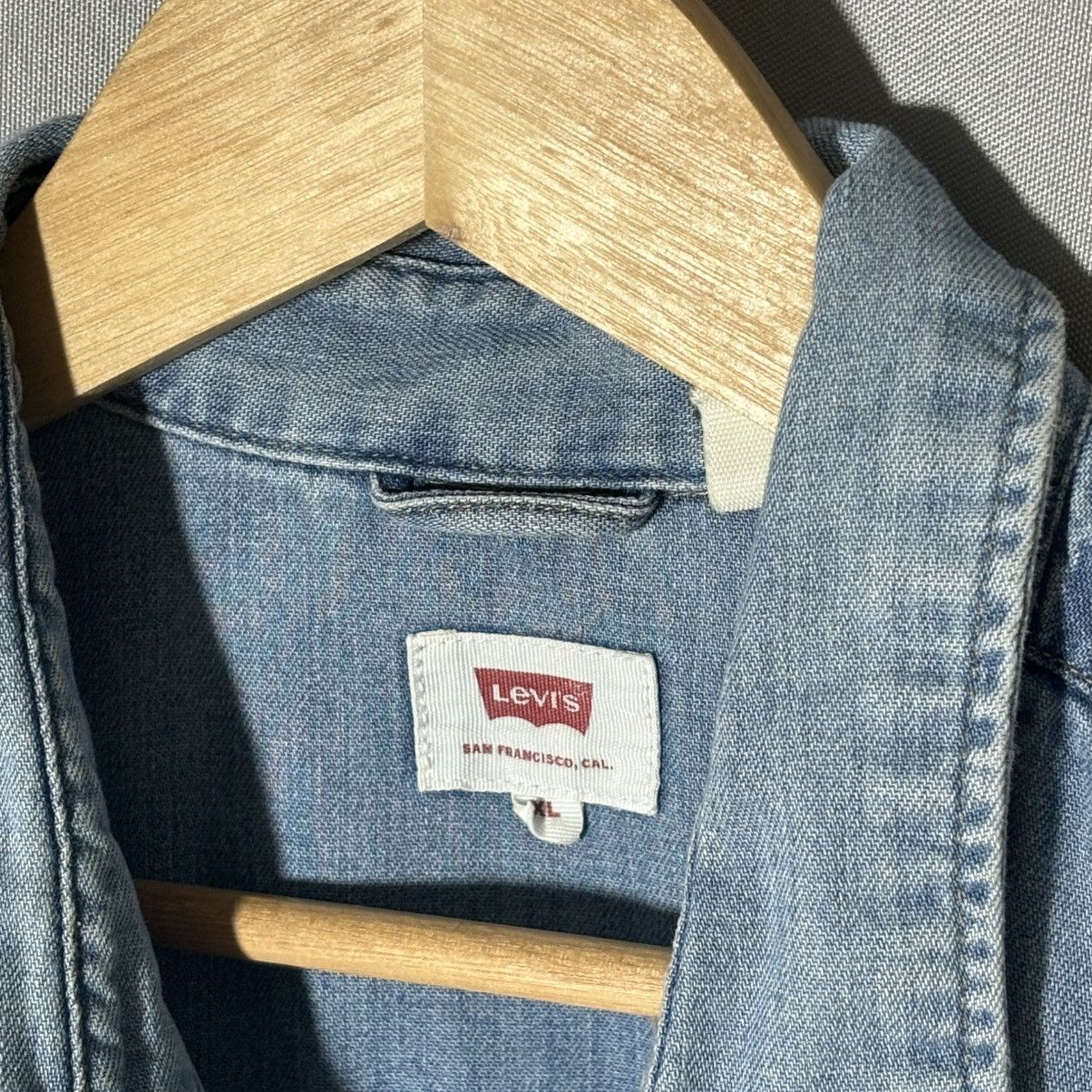 Levi's Levis vintage denim shirt button up xl blue streetwear Size US XL / EU 56 / 4 - 3 Thumbnail