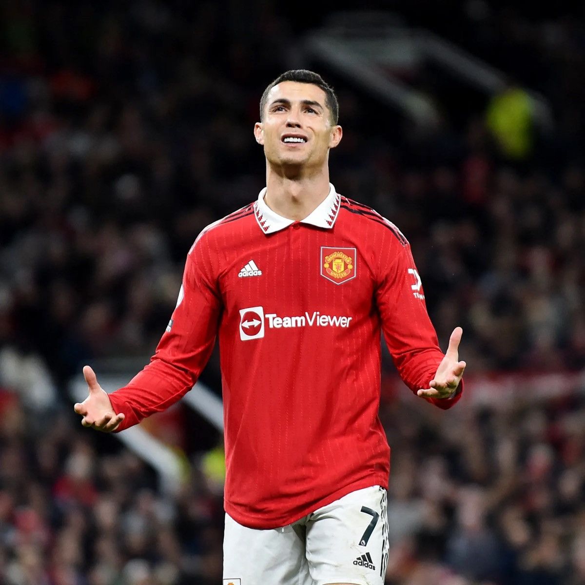 Vintage MANCHESTER UNITED ADIDAS 2022/2023 SOCCER JERSEY #7 RONALDO Size US M / EU 48-50 / 2 - 14 Thumbnail