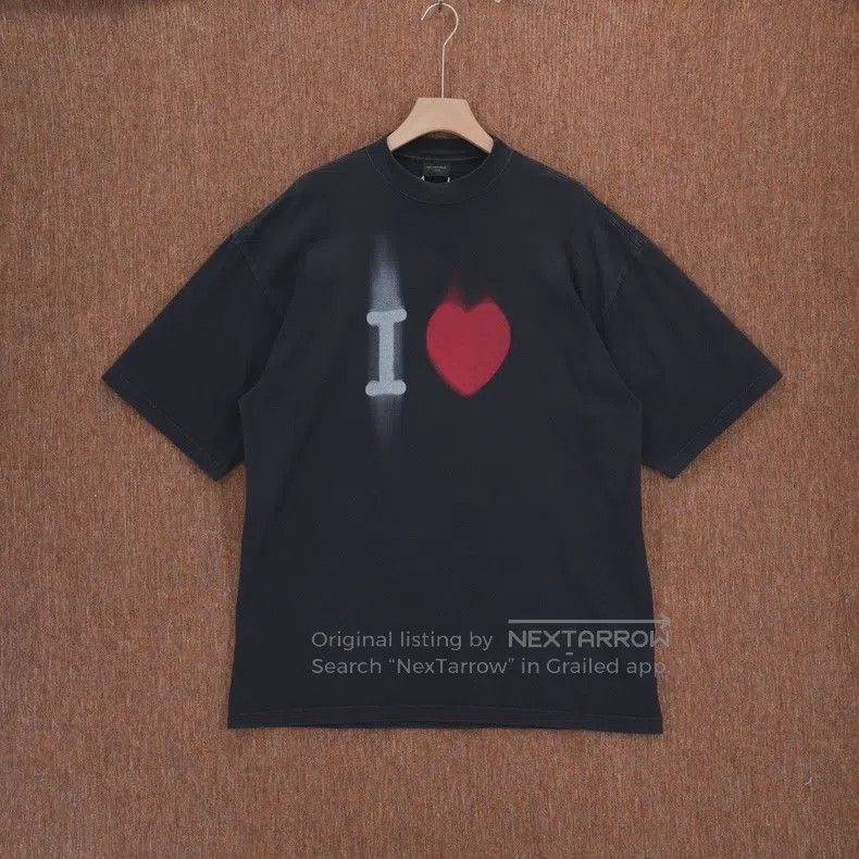Balenciaga Balenciaga Letter Heart-Shaped Printed Short Sleeve T-Shir Size US XS / EU 42 / 0 - 1 Thumbnail