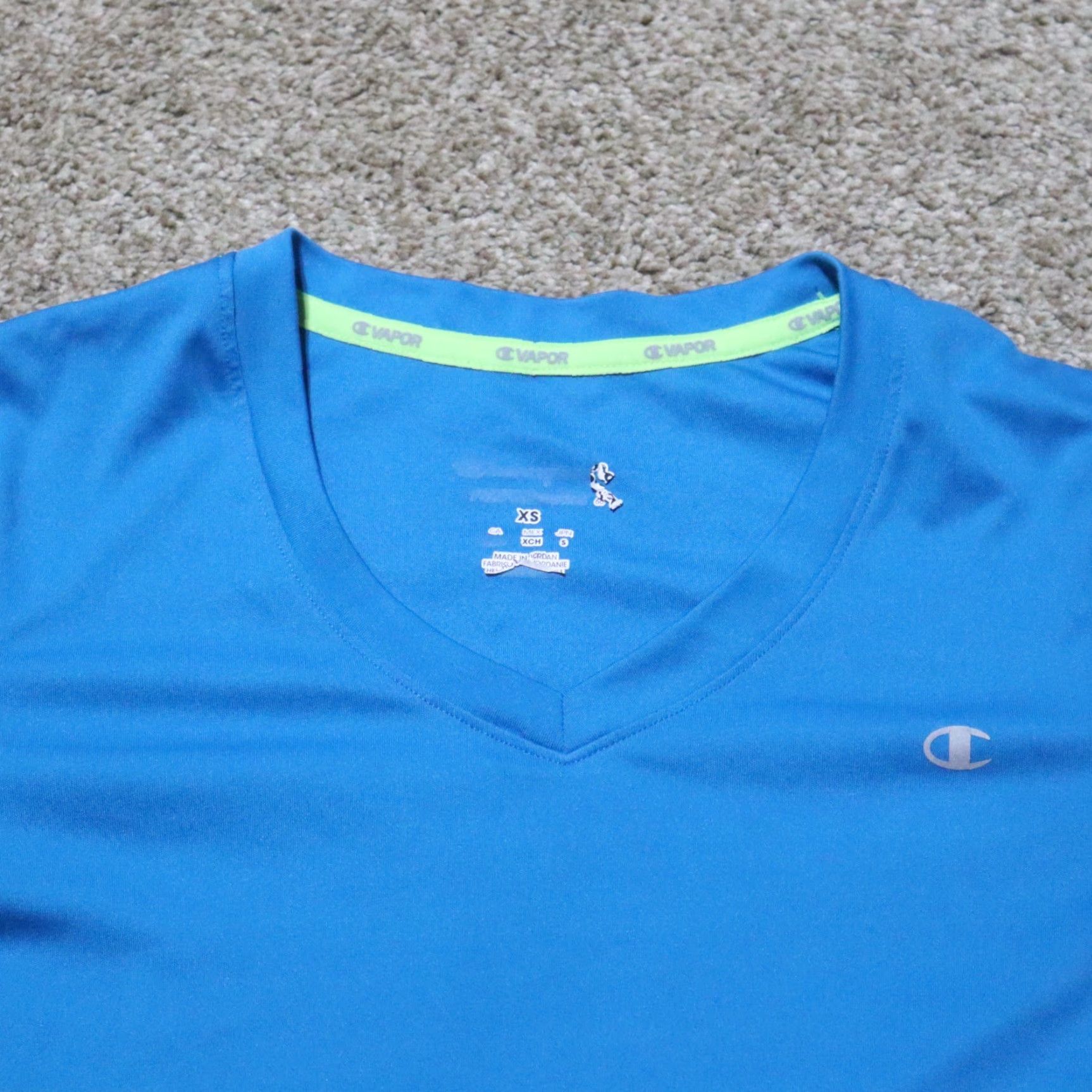 Champion Champion T-Shirt Womens XS V-Neck Short Sleeve Tee Light Blue Marbled 90s Athletic Breathable Easy Care Shirt Modern Everyday Casual Mens? Size XS / US 0-2 / IT 36-38 - 2 Thumbnail