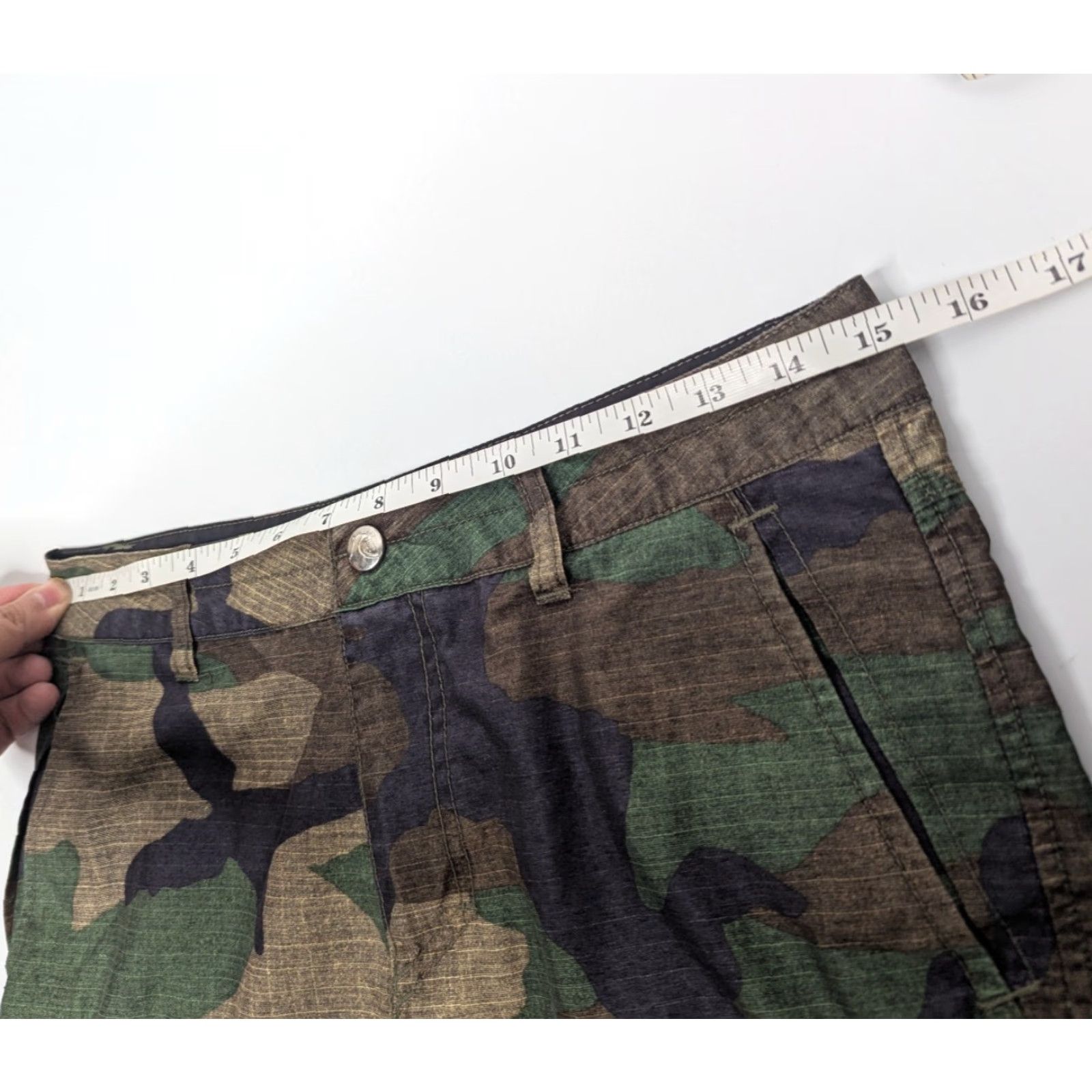 Quiksilver Quiksilver Amphibian Board Shorts Men Size 29 Camouflage Outdoor Beach Utility Chino Pocket Zipper Logo Regular Size US 29 - 5 Thumbnail
