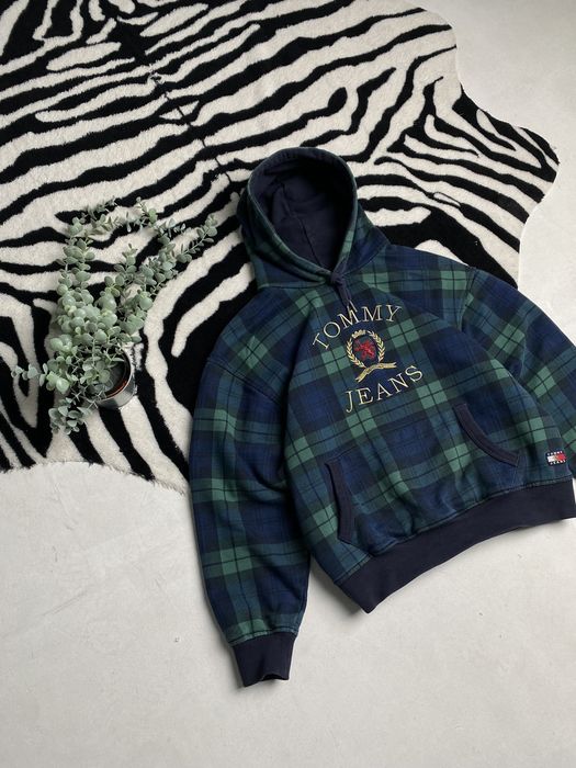 Tommy jeans clearance plaid crest hoodie