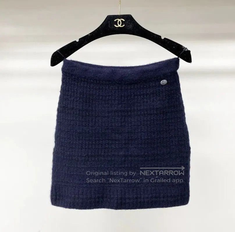Chanel Chanel Black Cashmere Women's Skirt . Size 23" - 1 Thumbnail