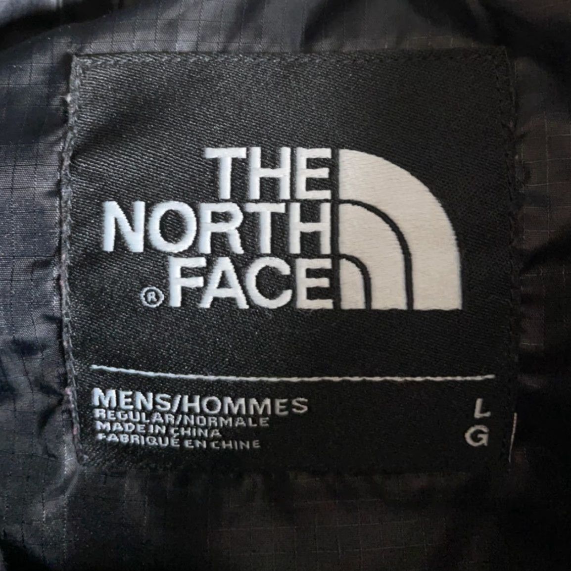 The North Face The North Face Puffer Vest Mens Large Gray Nylon Snap Button Insulated Vest Size US L / EU 52-54 / 3 - 3 Thumbnail